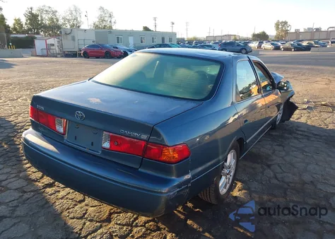 2000 Toyota Camry Xle V6 z USA, uszkodzony, nr VIN JT2BF28K9Y0249927